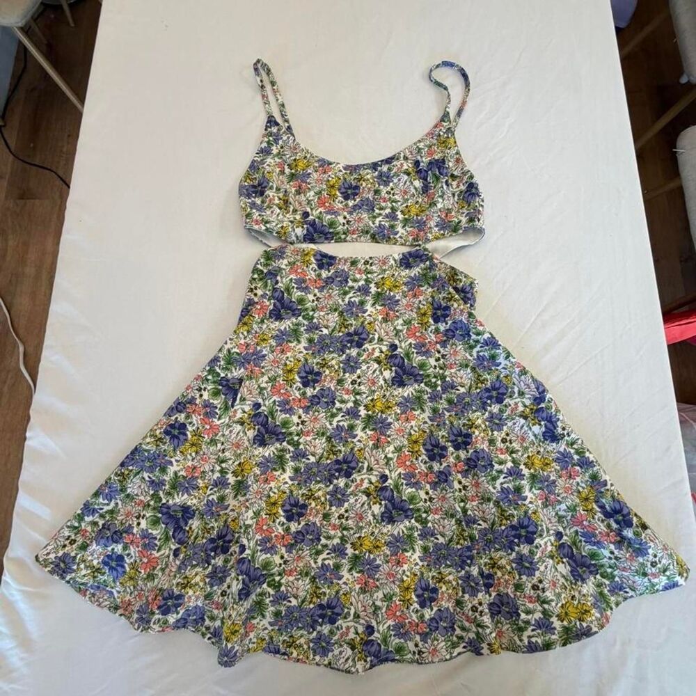 LA Hearts PacSun Floral Side Cutout Mini Skater Dress White Purple – Size XS